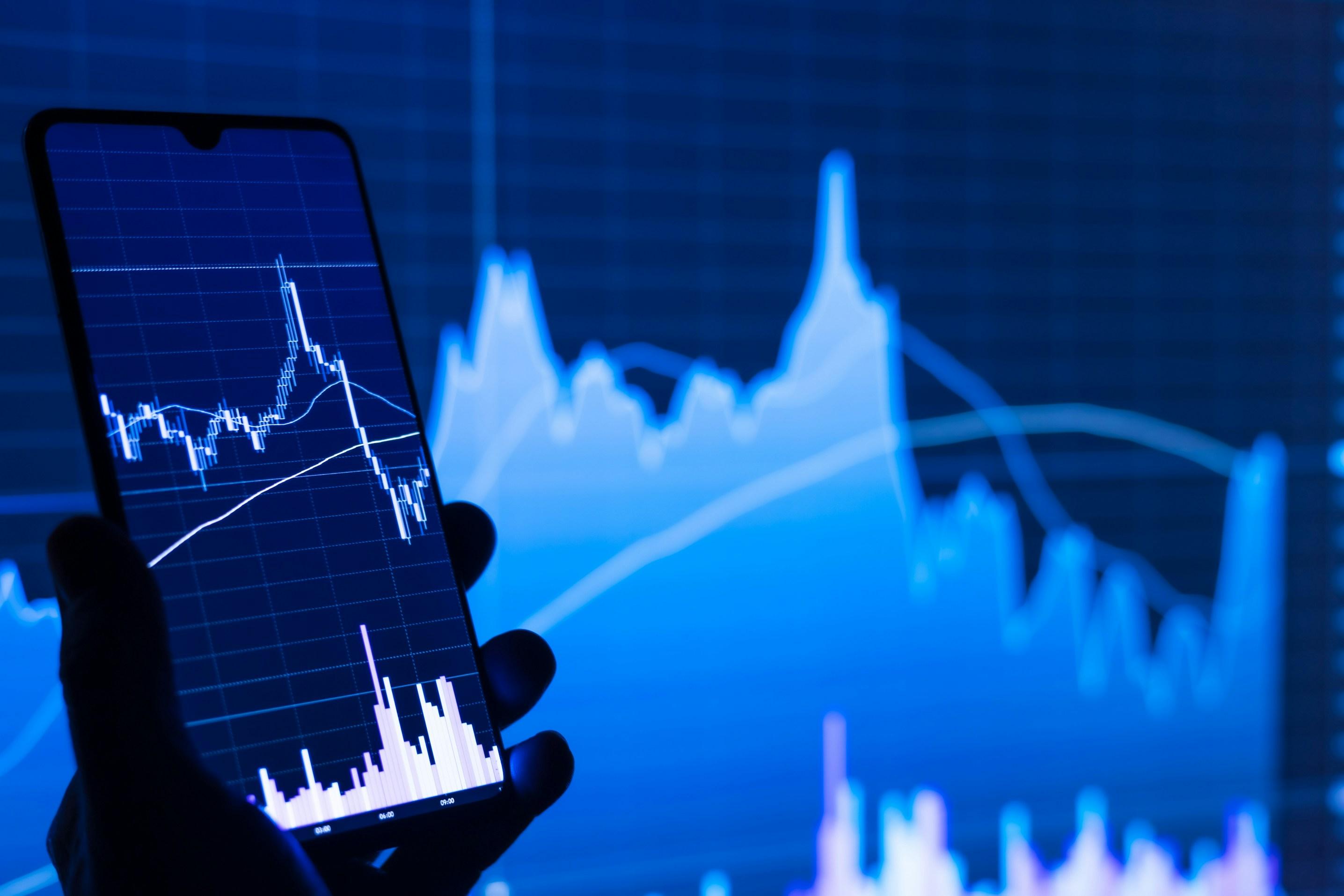 Best Crypto Trading Strategies: Active vs. Passive Approaches Explained